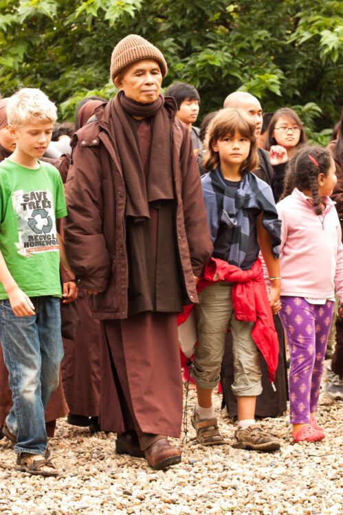 Thich Nhat Hanh, Walking Meditation with Children #2. New Hamlet