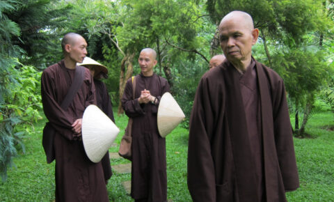 Thich-Nhat-Hanh-Walking