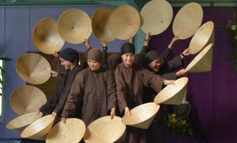 tam-muoi-with-cone-hat